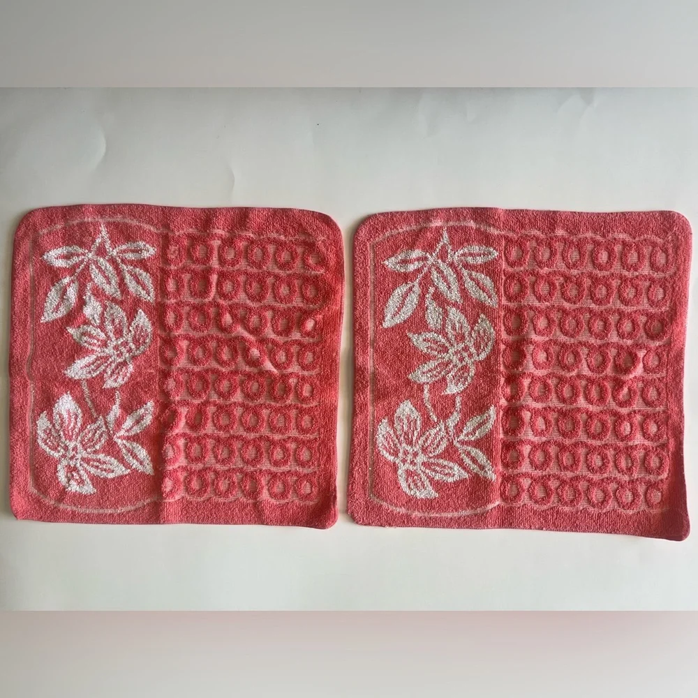 •Vintage 70s Cannon Pink Floral Textured Washcloths x2•